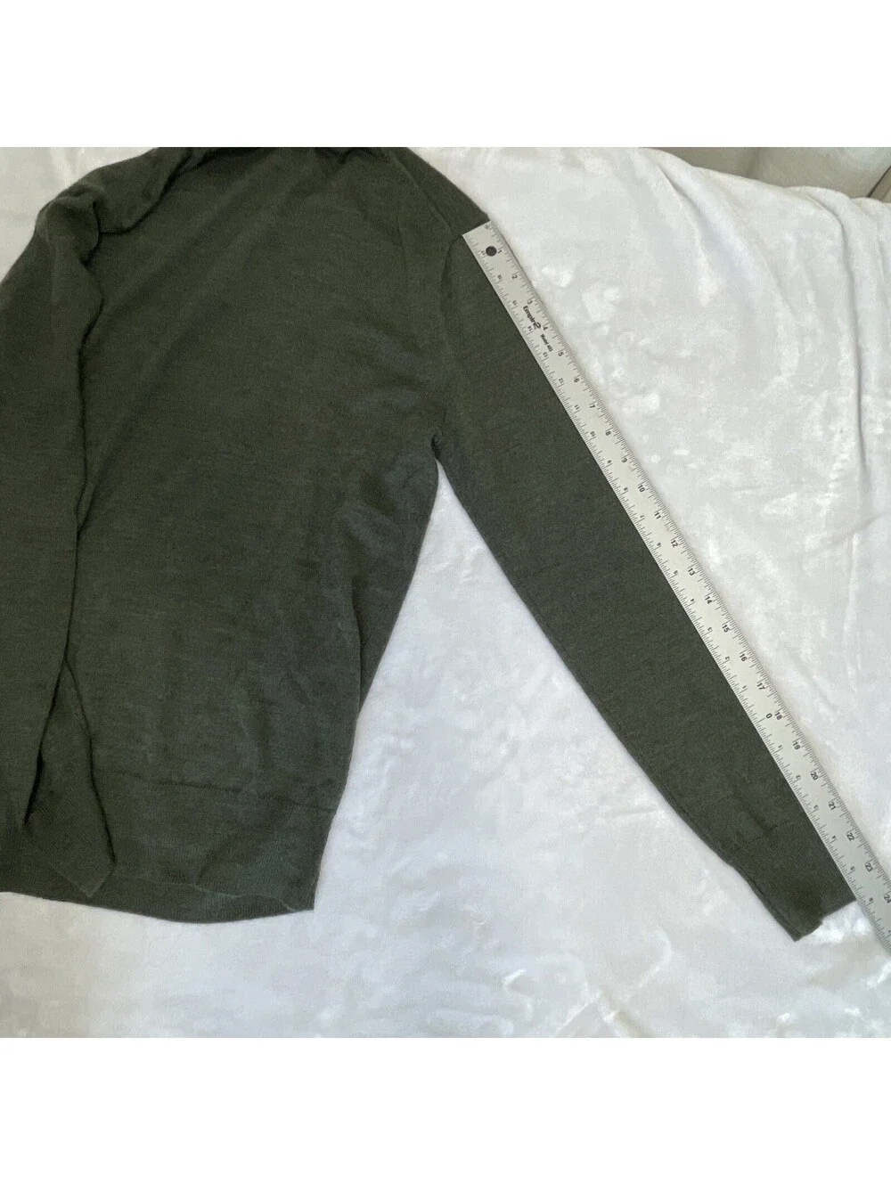 J.Crew Men’s Merino Wool Blend Sage Gray Crewneck Sweater Size Small